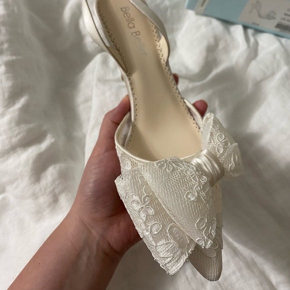 Bella Belle Francesca Lace Slingback Bow Heels - Picture 7 of 10